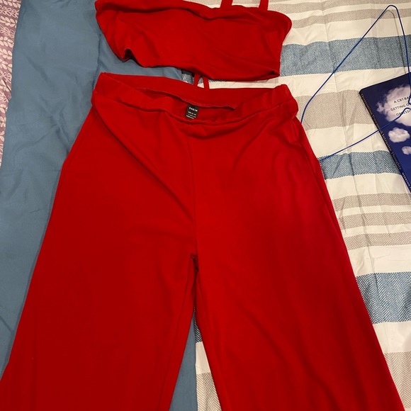 2 set pant and crop set - Picture 2 of 3